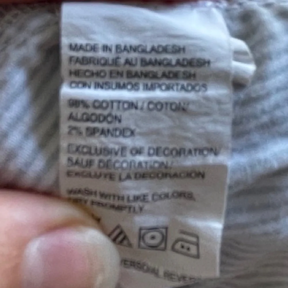 IZOD white/khaki shorts - Picture 6 of 6